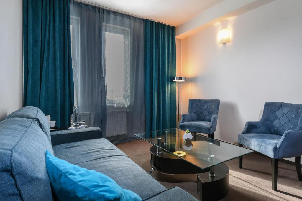 BOUTIQUE HOTEL11 with rooftop SPA - Resim 43