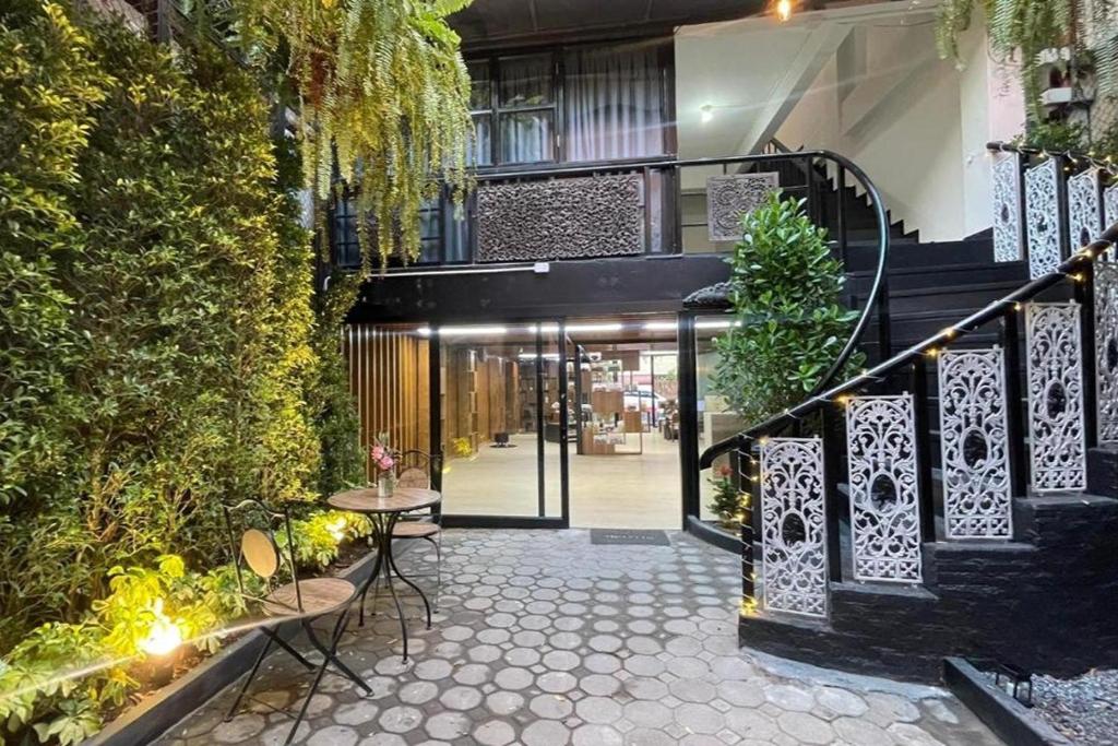 The Sculpture - Resim 5