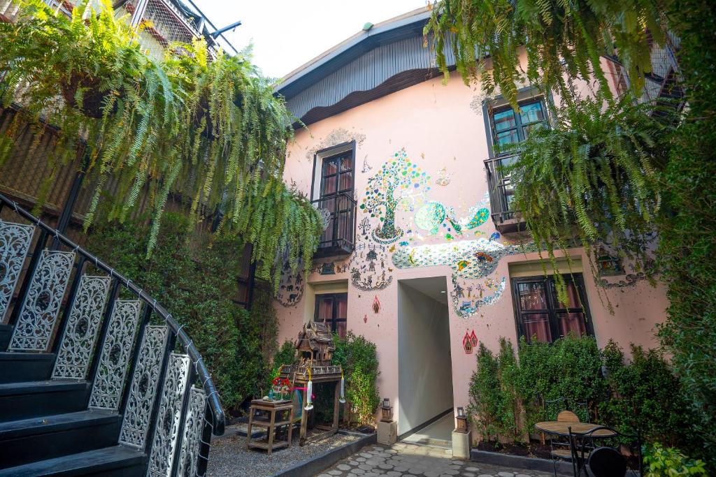 The Sculpture - Resim 6