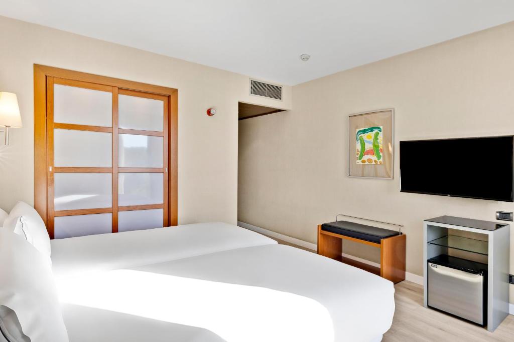 B&B HOTEL Zaragoza Los Enlaces Estación - Resim 18