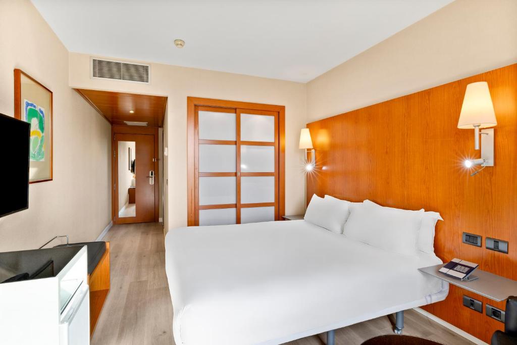 B&B HOTEL Zaragoza Los Enlaces Estación - Resim 16