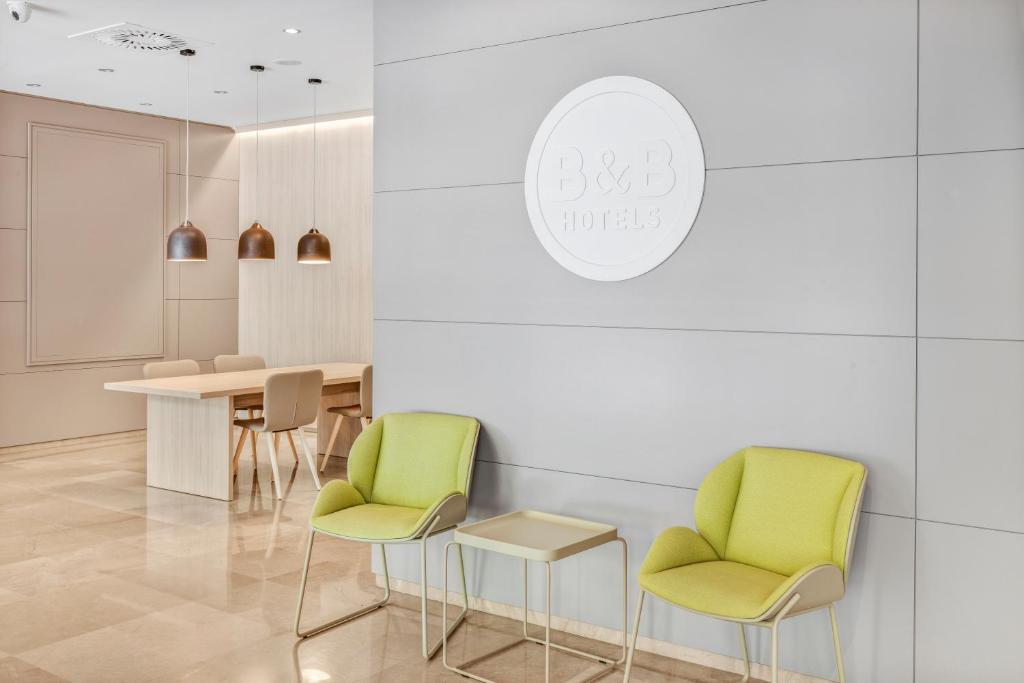 B&B HOTEL Zaragoza Los Enlaces Estación - Resim 42