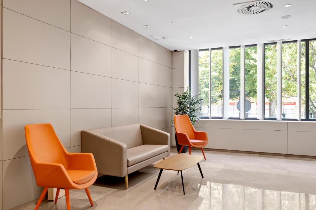 B&B HOTEL Zaragoza Los Enlaces Estación - Resim 40