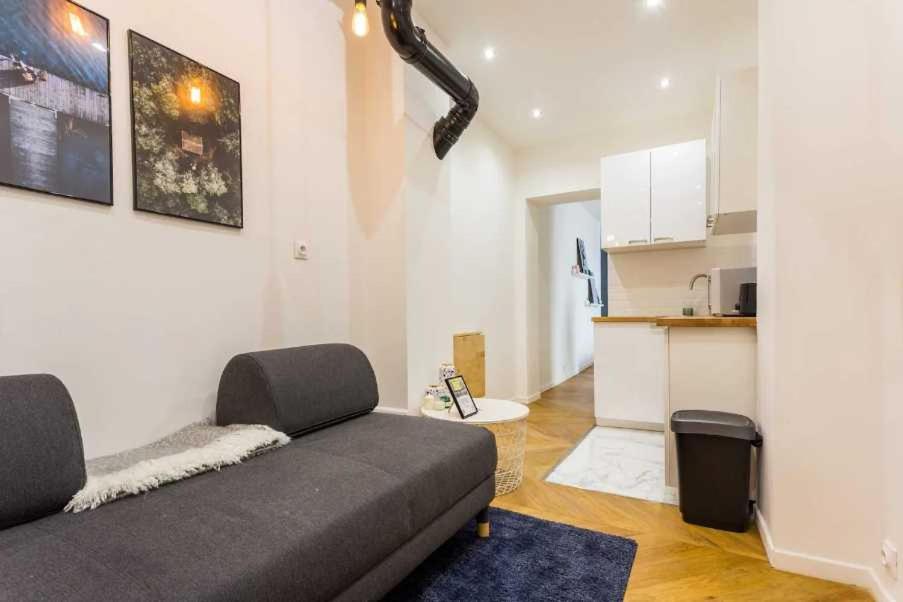 Photo de la galerie de l'établissement Cosy apt -2P- Place de Clichy-Gare Saint Lazarre, à Paris