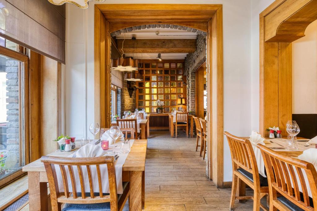 Restaurace v ubytování Hotel du Commerce