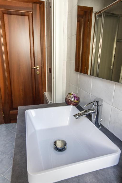 Kúpeľňa v ubytovaní Cardinal massaia venice apartment