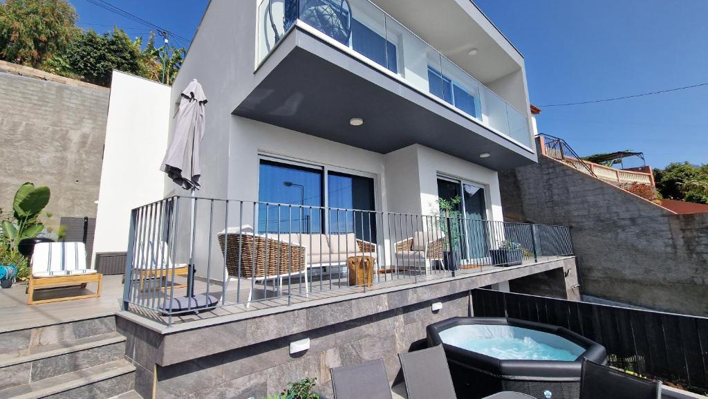 Townhouse 24 - Oceanview Jacuzzi Gem by LovelyStay