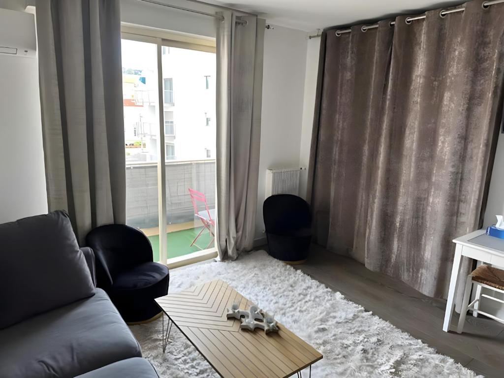 Fotografia z galérie ubytovania Palm Beach Apartment right next to the sea v Cannes