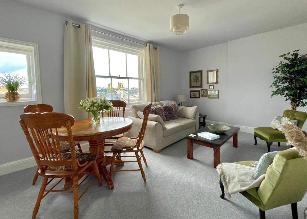 Perfectly Coastal - Central Apartment with Castle Views and minutes to Old Town - Apartment Mit 1 Schlafzimmer