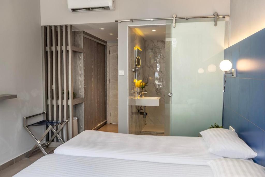Park Beach Hotel - 