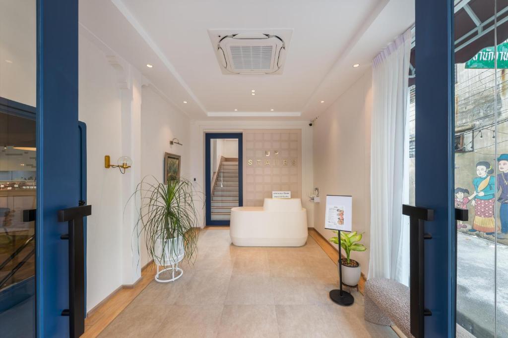 Upstairs at Ton Ton - Resim 14