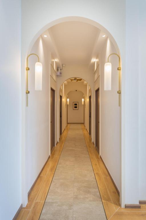 Upstairs at Ton Ton - Resim 18