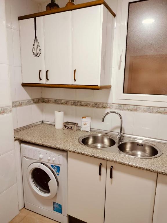 Kuchyňa alebo kuchynka v ubytovaní Barcelona me enamora