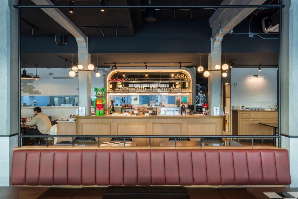 Upstairs at Ton Ton - Resim 10