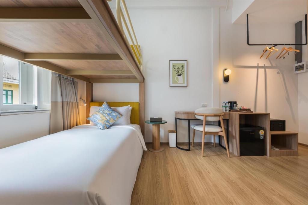 Upstairs at Ton Ton - Resim 35