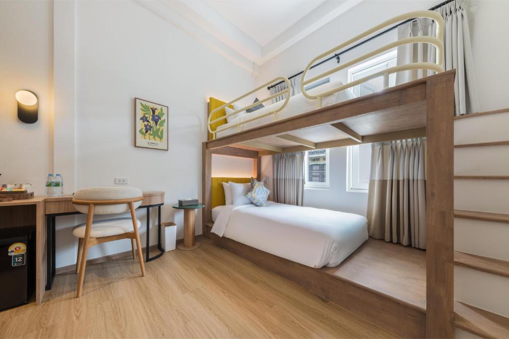 Upstairs at Ton Ton - Resim 27