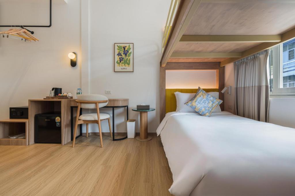 Upstairs at Ton Ton - Resim 32