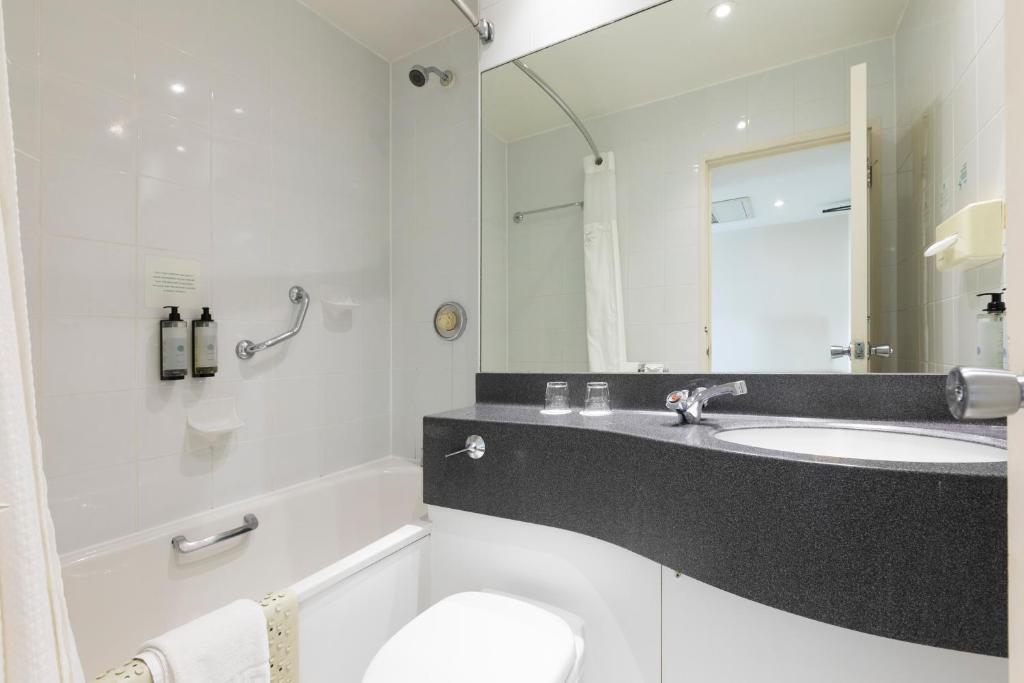 Holiday Inn Cardiff City, an IHG Hotel - Premium Room