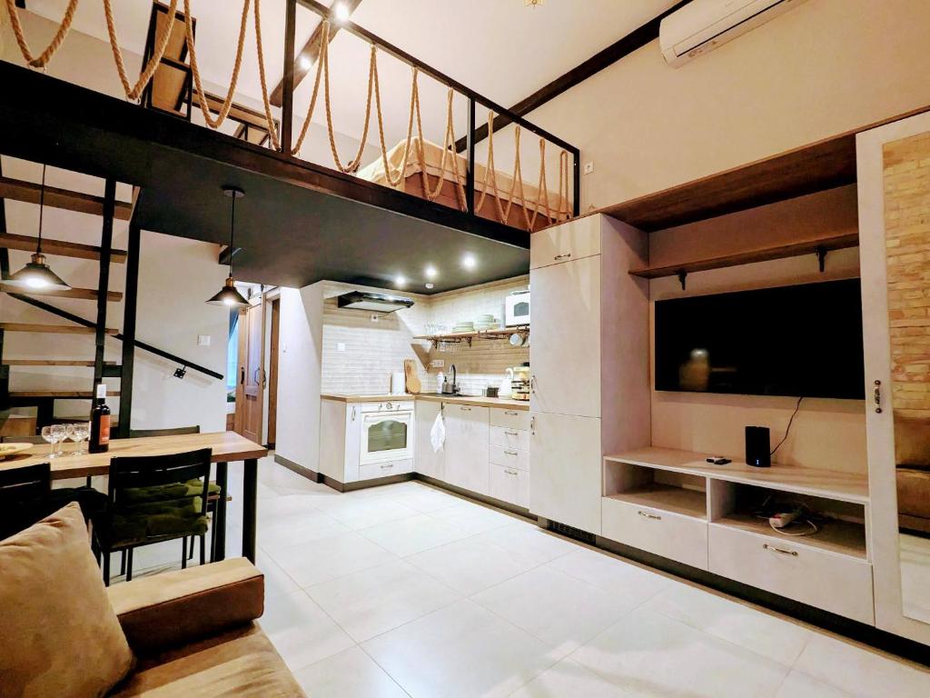 Ó 38 Luxe Loft - Two-Bedroom Apartment