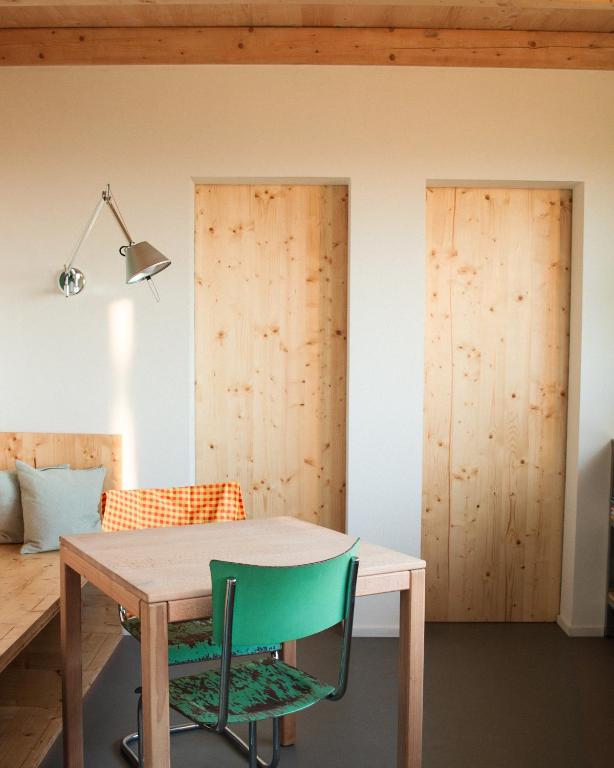 Posezení v ubytování Veritas Beyond Glamping