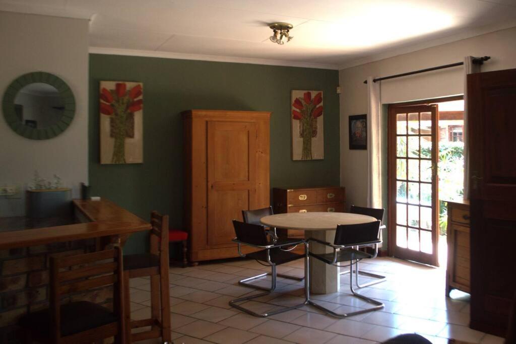 Mynd úr myndasafni af Self Catering Home from Home in gated complex í White River