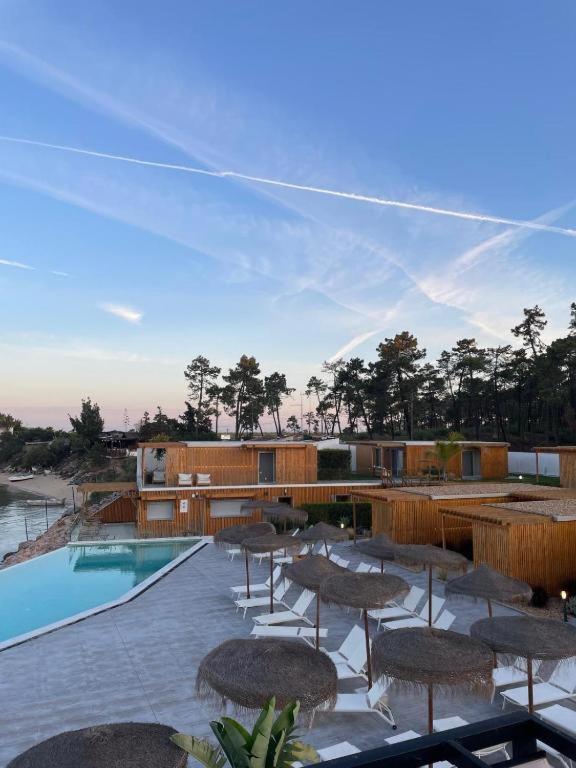 Bazén v ubytování 818 Centro Náutico Bungalows nebo v jeho okolí
