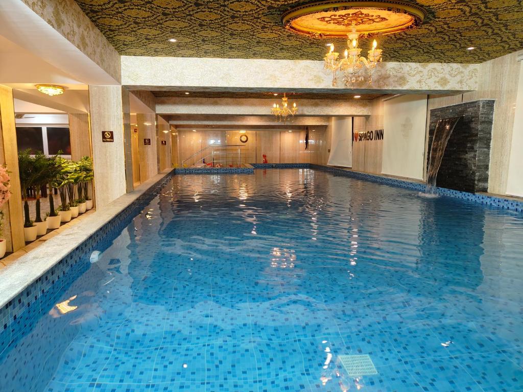 Πισίνα στο ή κοντά στο Spago Inn