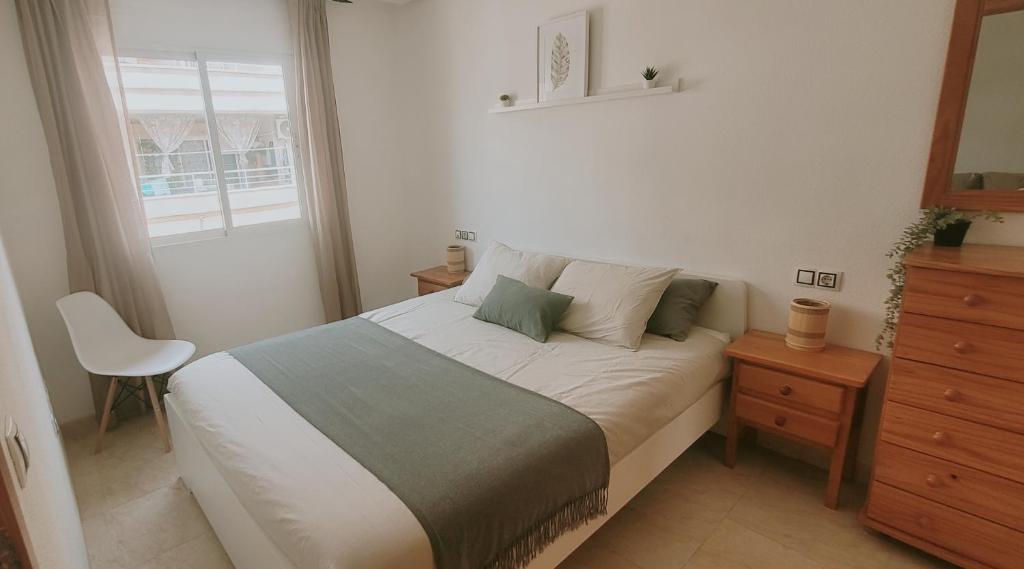 Casa de Luz - Lovely two bedroom appartment in the centre of Torrevieja at only 700 meters from the beach & boulevard