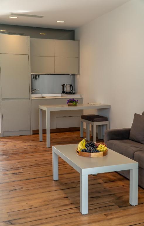 Z-Villas Beach Hotel - 6