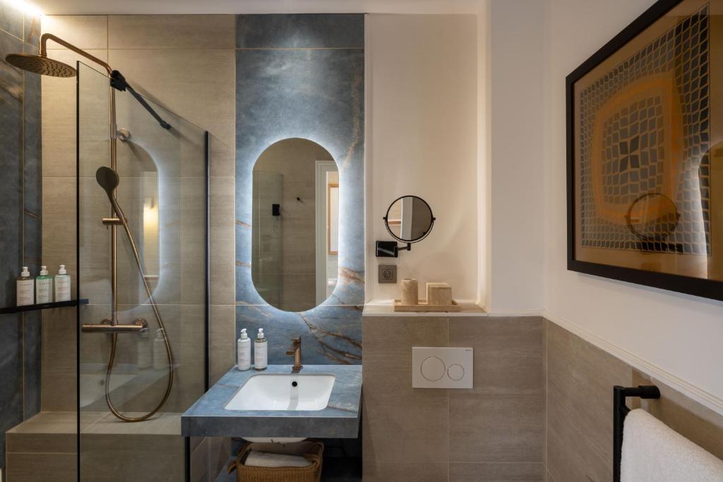 Madame Drouot & Spa - Opera - Resim 4