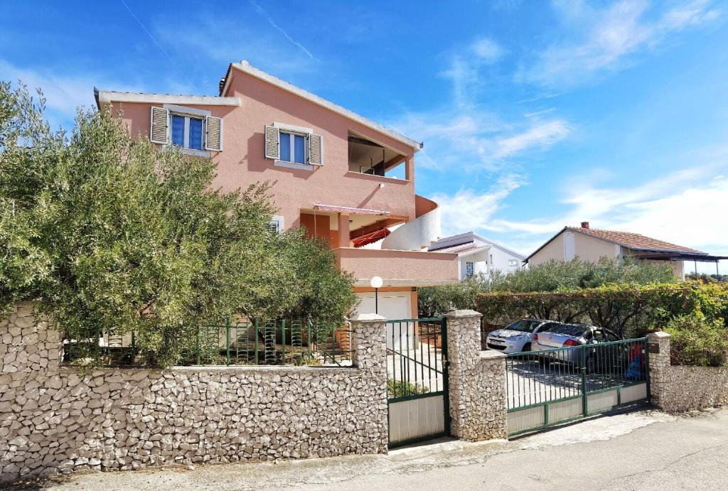 Budova, v ktorej sa apartmán nachádza