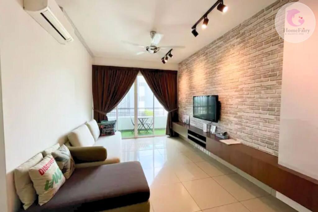 TV a/nebo společenská místnost v ubytování The Majestic Condo Ipoh Home Fairy 2