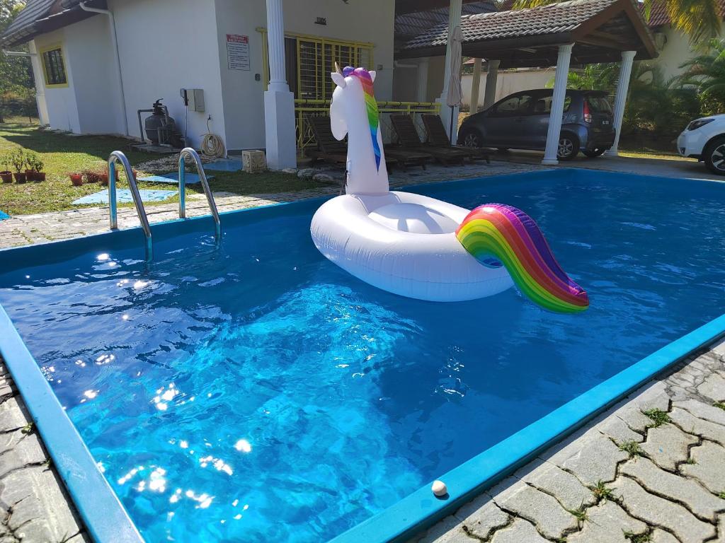 Swimmingpoolen hos eller tæt på A’famosa Villa D’amour