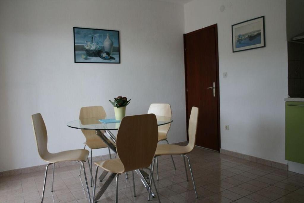 Fotografia z galérie ubytovania Apartments Deni v destinácii Vinišće