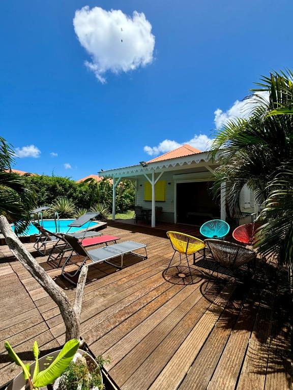 Bazén v ubytování Villa Piscine - Maracudja nebo v jeho okolí