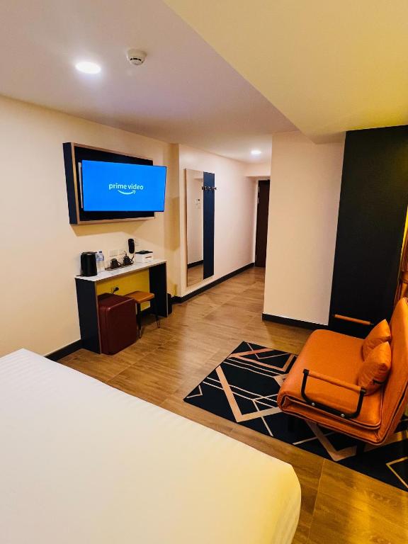 Emiri Hotel - Nana Bangkok - Deluxe King Room