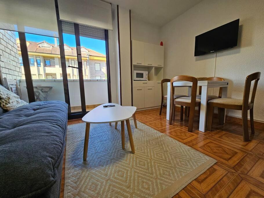 Μια τηλεόραση ή/και κέντρο ψυχαγωγίας στο C09A02 Apto Playa y Garaje