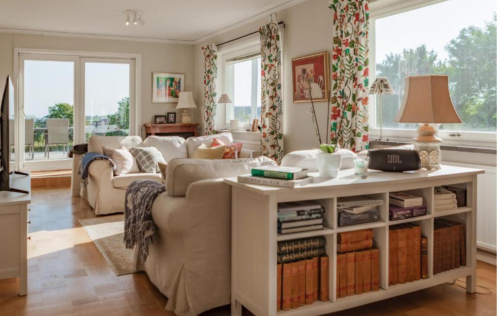 Lovely Home In Båstad With Sauna