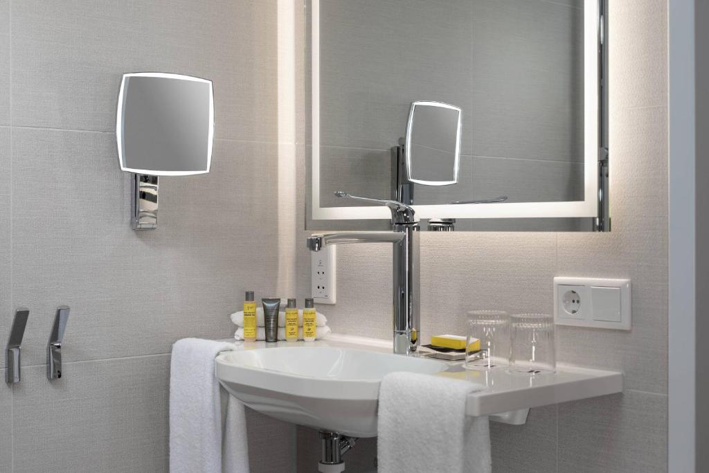 Um banheiro em Frankfurt Airport Marriott Hotel
