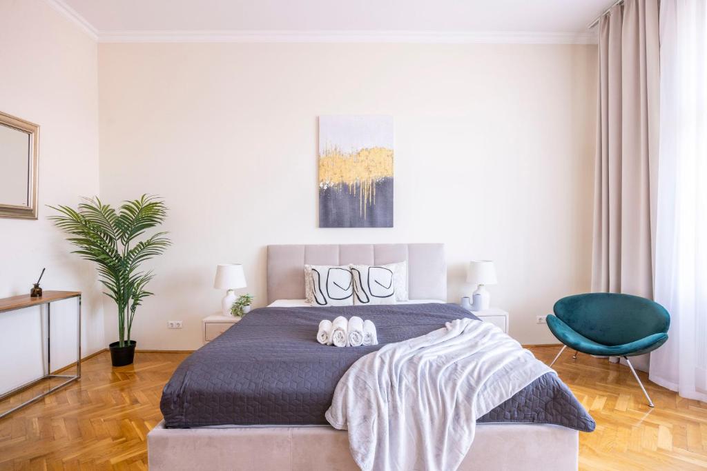 Exclusive & Cozy Central Suite w' Balcony 1065 Budapest, 31 Bajcsy-Zsilinszky út kép - 1