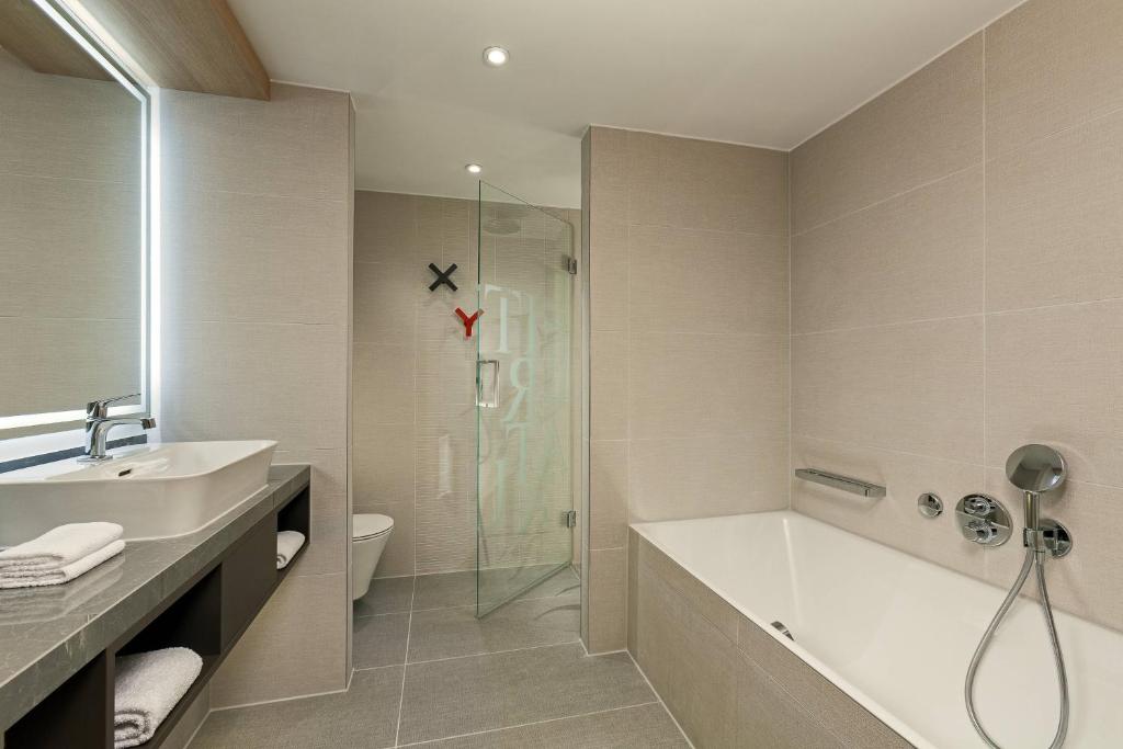 Um banheiro em Frankfurt Airport Marriott Hotel
