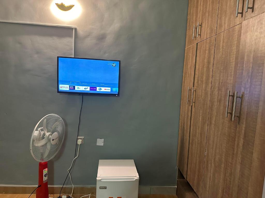 Μια τηλεόραση ή/και κέντρο ψυχαγωγίας στο Miraph Apartment II
