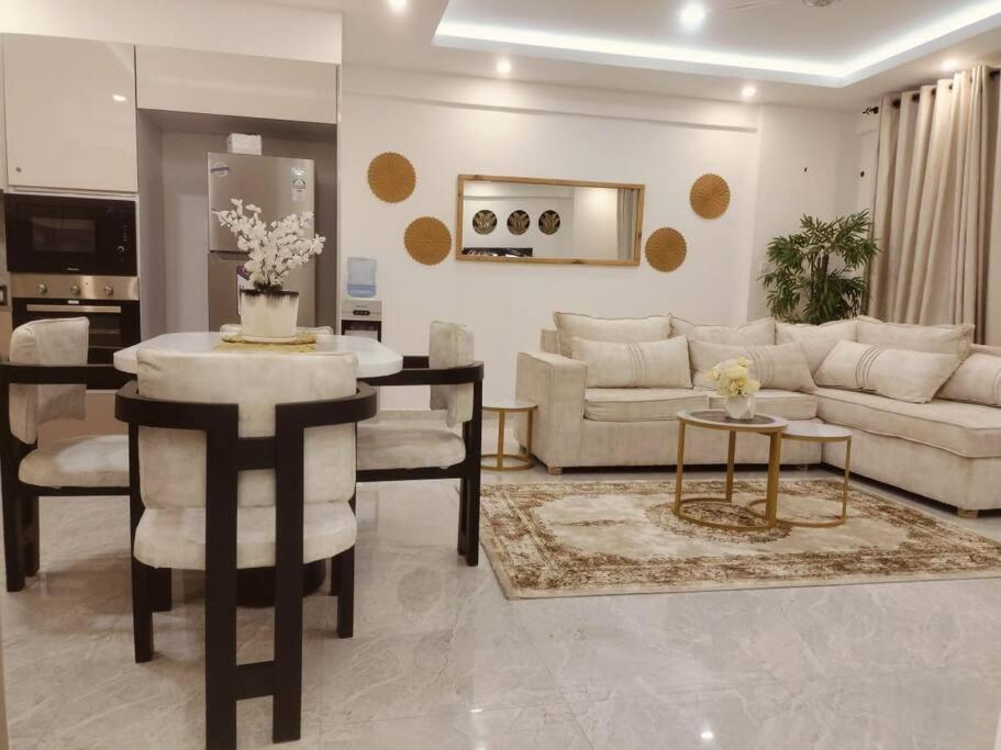 Χώρος καθιστικού στο Lissa Luxury Home Beachfront Bliss,3 bedroom Apartment,Nyali,Mombasa