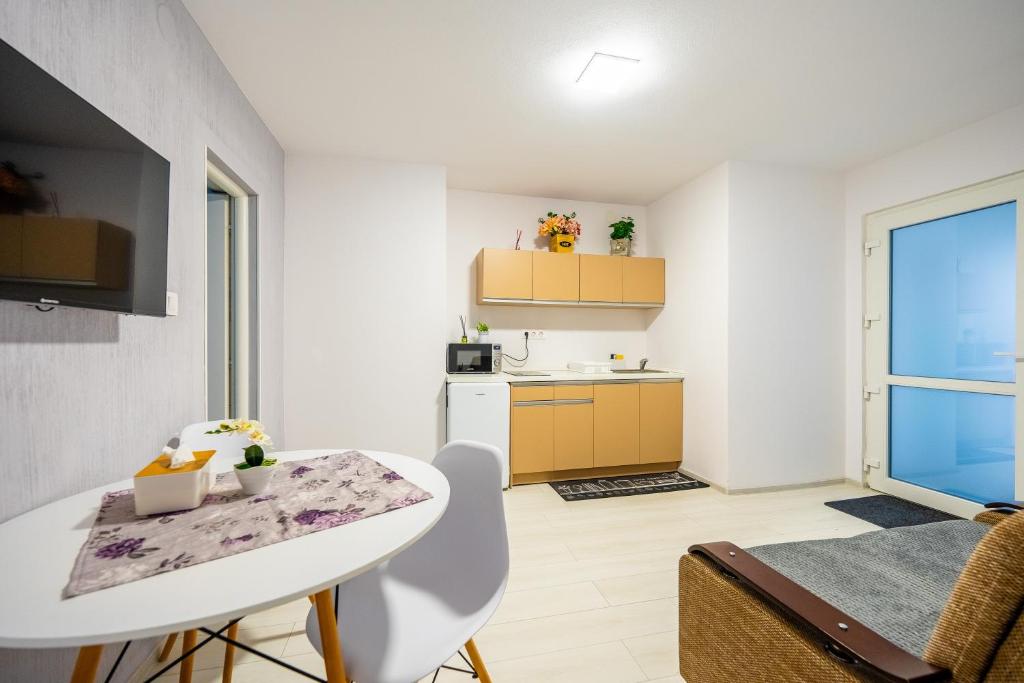 Kuchyň nebo kuchyňský kout v ubytování Yvett House