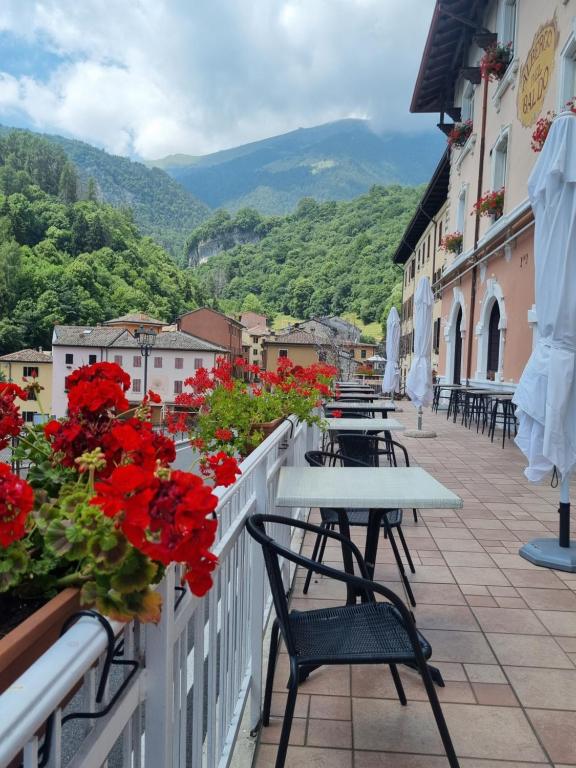 Nespecifikovaný výhled na hory nebo výhled na hory při pohledu z hotelu