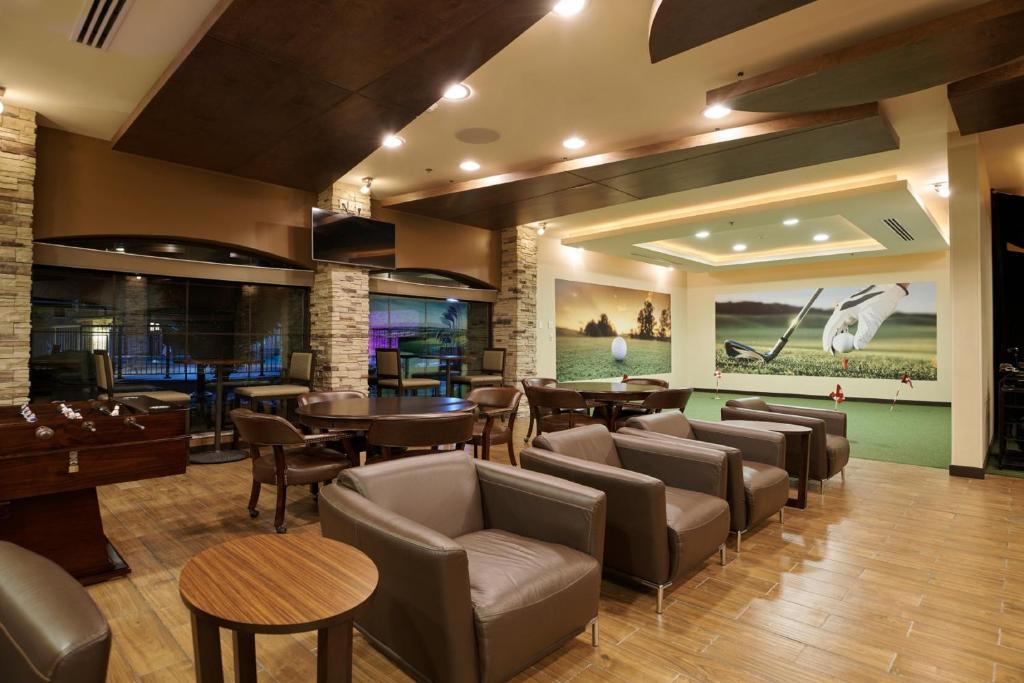 Posezení v ubytování Staybridge Suites Chihuahua by IHG
