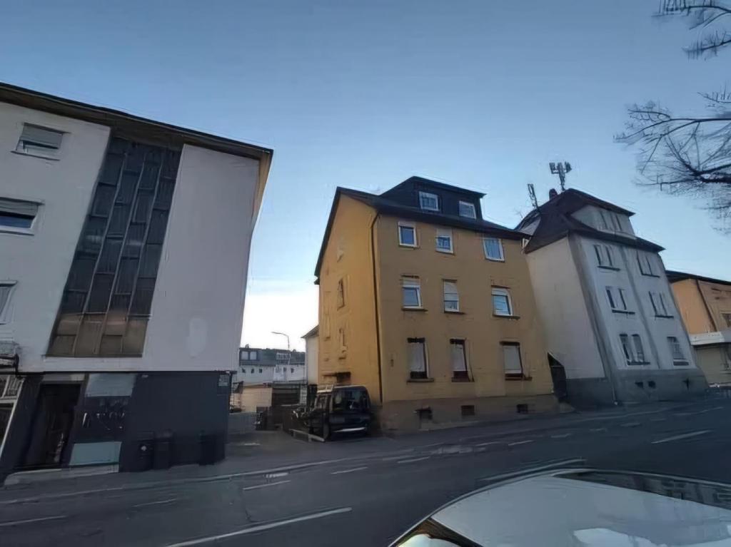 - Vistas a una calle con 2 edificios en Malamin, en Heilbronn