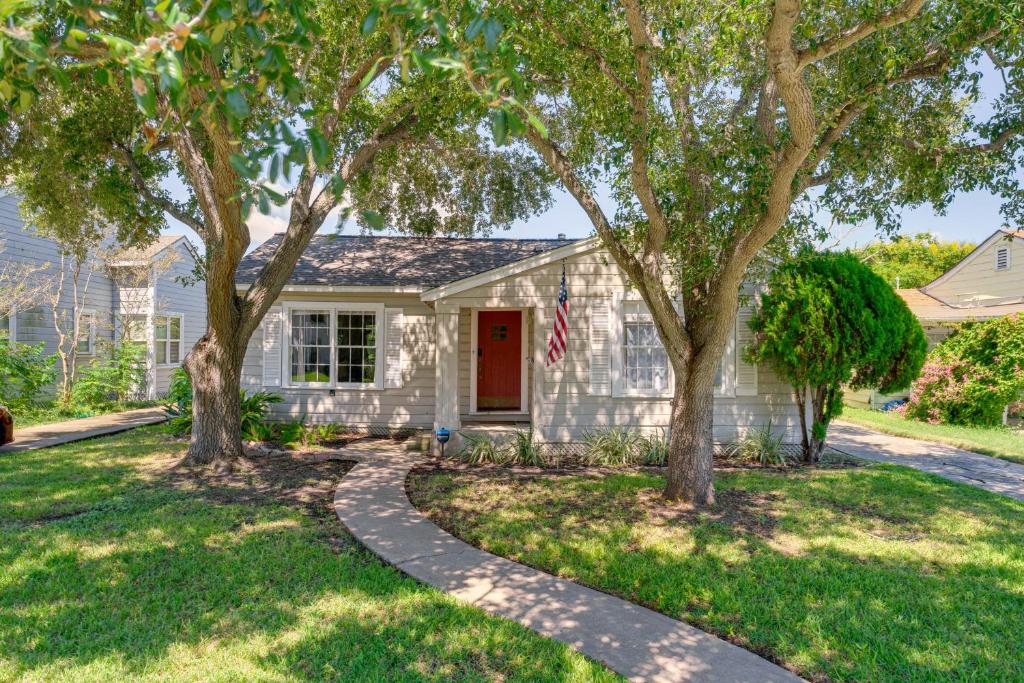 Zahrada ubytování Home Less Than 3 Mi to Holiday Lights at Artesian Park