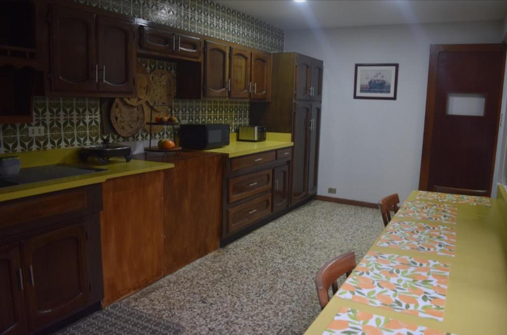Kuchyň nebo kuchyňský kout v ubytování Linda y céntrica habitación