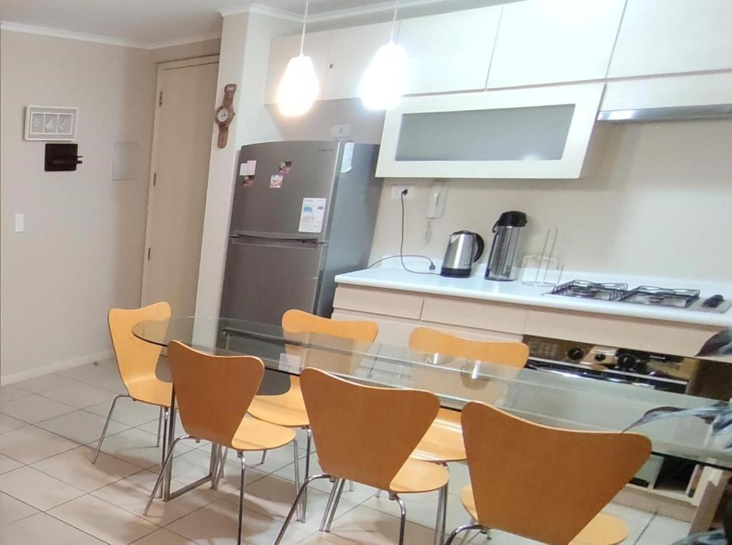 Kuchyň nebo kuchyňský kout v ubytování Cómodo departamento en Algarrobo